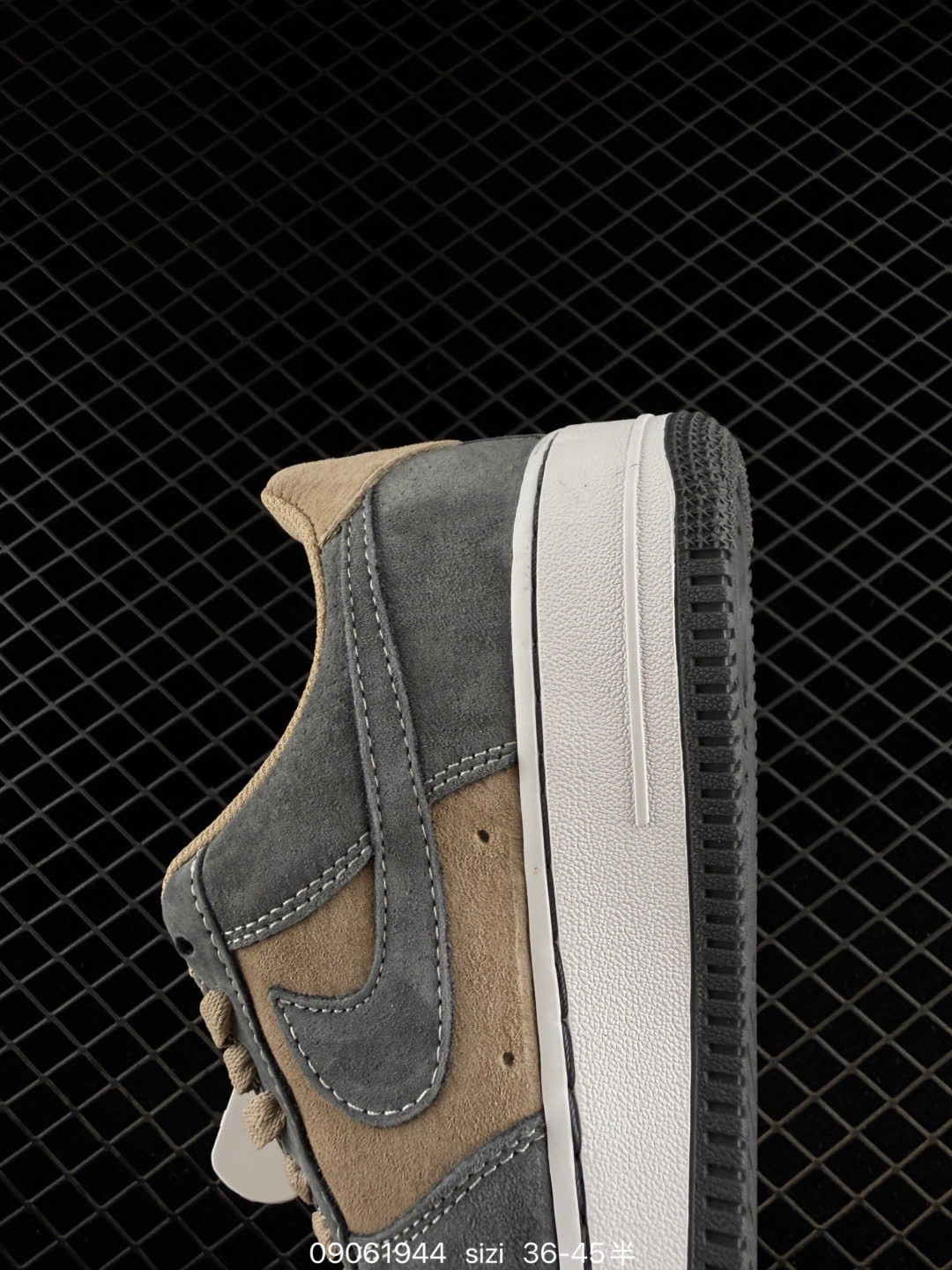 NIKE AIR FORCE 1-DV0788-013